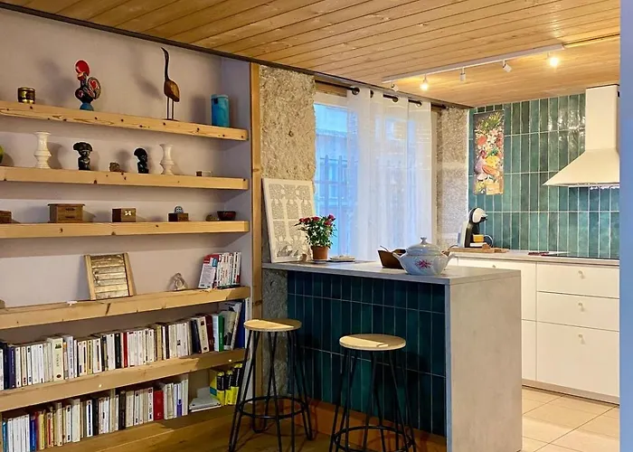 Authentic Canut Duplex 110 M2, Croix Rousse Metro Lyon