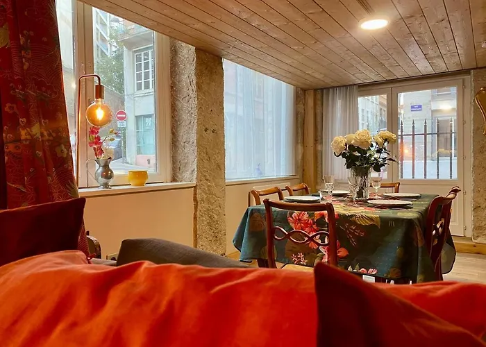 Authentic Canut Duplex 110 M2, Croix Rousse Metro Lyon