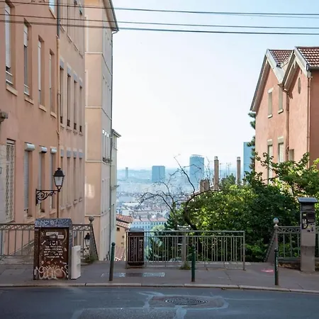 Iconic Duplex Canut Soul, Croix-rousse Steps From Metro *