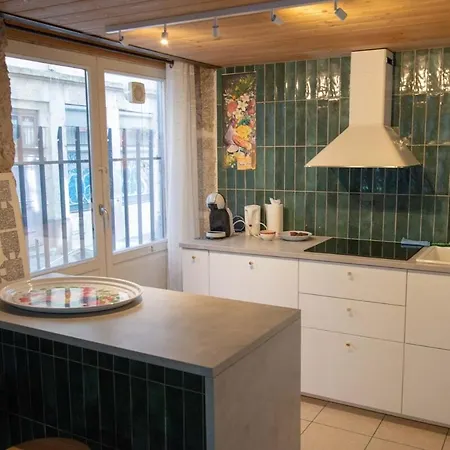 Iconic Duplex Canut Soul, Croix-rousse Steps From Metro *